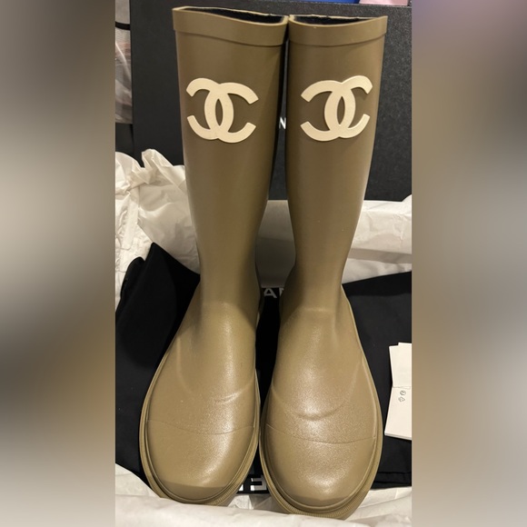 CHANEL Caoutchouk CC High Boots Size 39 Dark Beige - Picture 3 of 12